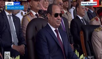 الرئيس السيسي يشاهد فيلما تسجيليا خلال حفل تخريج الكليات العسكرية (فيديو)