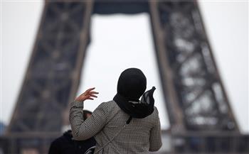 محكمة أوروبية: يمكن للشركات حظر ارتداء الحجاب بأماكن العمل