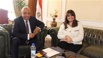 وزيرا الهجرة وقطاع الأعمال العام يبحثان سبل توفير محفزات للمصريين بالخارج