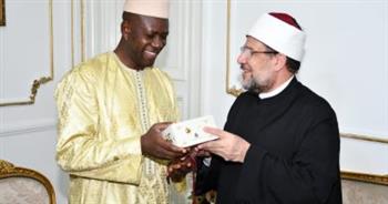 مختار جمعة ووزير الشؤون الدينية بمالي يبحثان تعزيز سبل التعاون المشترك