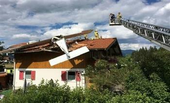 مصرع شخصين إثر تحطم طائرة صغيرة فوق منزل بفلوريدا