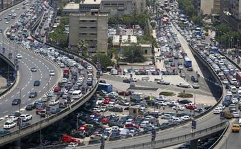 النشرة المرورية.. كثافات عالية بشوارع وميادين القاهرة والجيزة "فيديو"