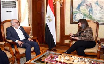وزيرة الهجرة تستقبل نائب لورد «شيشاير» لاستعراض إنشاء مشروع استثماري طبي بمصر