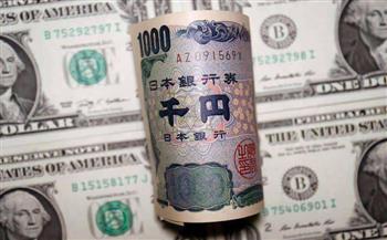 الدولار يصل إلى 150 ينا يابانيا للمرة الأولى منذ 32 عاما