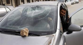 مستوطنون يهاجمون مركبات الفلسطينيين في "حوارة" جنوب نابلس