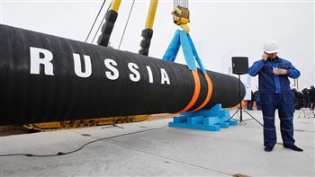 الجارديان: الانقسام مازال يسود الاتحاد الأوروبي حول فرض حد أقصى لواردات النفط الروسي