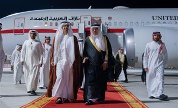 وزير الخارجية والتعاون الدولي الإماراتى يصل إلى البحرين في زيارة رسمية