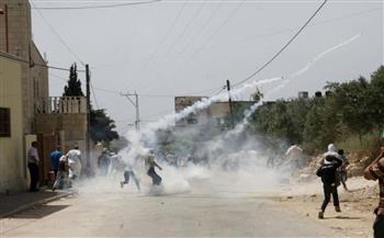 إصابات بالاختناق خلال مواجهات مع الاحتلال الاسرائيلي في بلدة بيت أمر