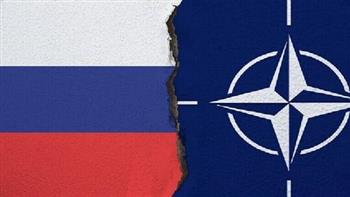 سياسي يصف الأزمة الأوكرانية بأنها حرب بالوكالة بين روسيا و"الناتو"
