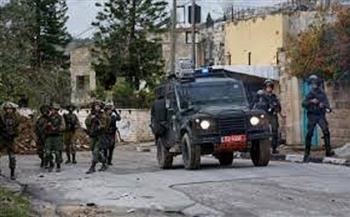 قوات الاحتلال يغلق الطريق الرابط بين مدينة الخليل وبلدات جنوب المحافظة
