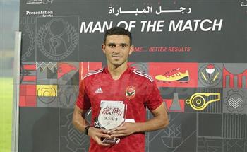 حمدي فتحي يفوز بجائزة رجل مباراة الأهلي وأسوان