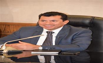 وزير الرياضة يبحث استعدادات إطلاق برنامج عباقرة شباب العرب (صور)