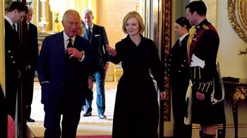 ملك بريطانيا تشارلز الثالث يقبل استقالة ليز تراس من منصب رئيس الوزراء