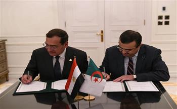 مصر توقع مذكرة تفاهم مع الجزائر للتعاون في الغاز والبترول والمناجم