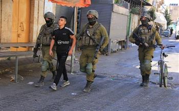 الاحتلال الإسرائيلي يعتقل شابين قرب الحرم الإبراهيمي في الخليل
