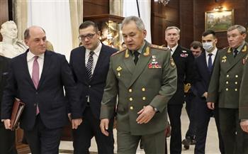وزير الدفاع الروسي يُبلغ بوتين بالانتهاء من التعبئة الجزئية للقوات المسلحة