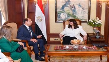 وزيرة الهجرة تبحث مع أحد رموز الجالية المصرية بالسعودية أفكار مشروعاته الاستثمارية في القاهرة 