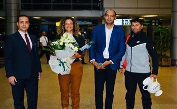 وزير الرياضة ينيب مساعده لاستقبال ميار شريف بمطار القاهرة 