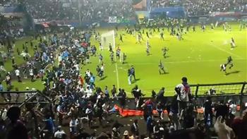 الحكومة الإندونيسية تقرر صرف تعويضات لضحايا حادث التدافع في مباراة لكرة القدم
