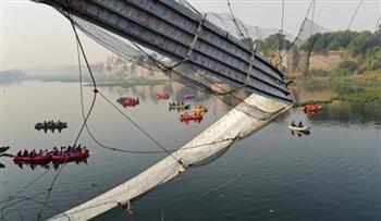 القبض على 9 أشخاص على خلفية انهيار جسر معلق في الهند