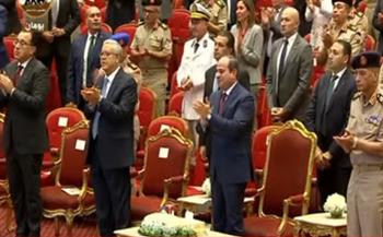 «لنا الشرف نشوف ما تبقى من الرجال».. الرئيس يقف احترامًا لأبطال «139 صاعقة» 