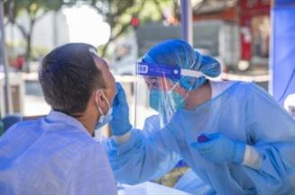 البر الرئيسي الصيني يسجل 250 حالة إصابة مؤكدة جديدة محلية العدوى بكوفيد-19