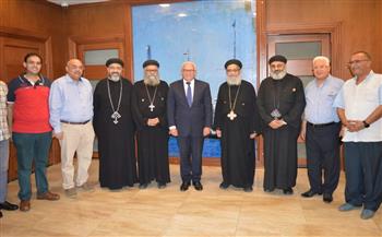 محافظ بورسعيد يستقبل وفد الكنيسة للتهنئة بذكرى انتصارات أكتوبر المجيدة