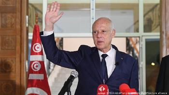 الرئيس التونسي يبحث مع قادة المجلس الأعلى للجيوش عددا من القضايا المختلفة