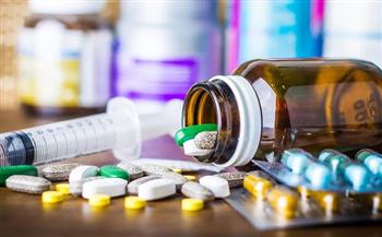 الصحة تحذر من الاستخدام الخاطئ للفيتامينات والمضادات الحيوية