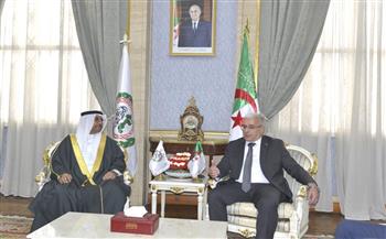 العسومي يثمن جهود جمهورية الجزائر لإنجاح القمة العربية