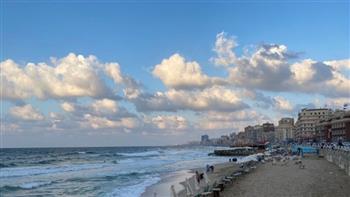 محافظ الإسكندرية: فتح 6 شواطئ عامة للجمهور بالمجان