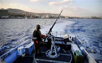 زوارق الاحتلال تستهدف مراكب الصيادين في بحر غزة