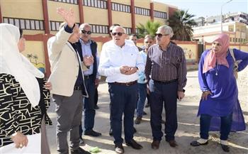 محافظ بورسعيد يتابع سير العمل في تطوير المنطقة الخامسة بحي المناخ