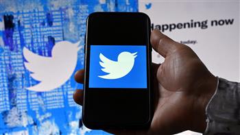 "تويتر" يعلق منح علامة التوثيق الزرقاء بعد فوضى "حسابات تنتحل الهوية"‏