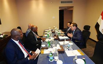 دعم أفريقيا والنهوض بها على مائدة مباحثات «الملا» والأمين العام لمنظمة منتجي البترول الأفارقة