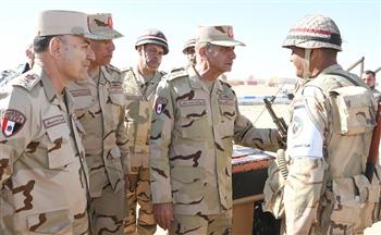 وزير الدفاع يشهد إجراءات تفتيش الحرب لإحدى تشكيلات المنطقة الغربية العسكرية