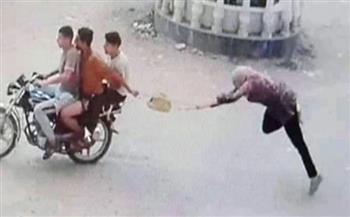 ضبط شخص بالقاهرة لقيامه بسرقة المواطنين بأسلوب "الخطف" مستخدماً دراجة نارية