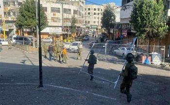 قوات الاحتلال تغلق وسط الخليل وشارع بئر السبع لتأمين اقتحام المستوطنين