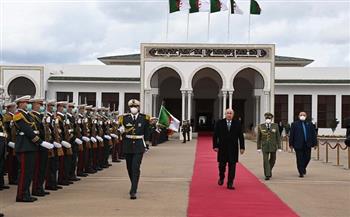 الرئيس الجزائري يتوجه إلى الدوحة لحضور افتتاح كأس العالم لكرة القدم