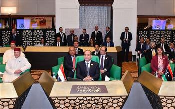 «مدبولي»: مشاركة الرئيس السيسي بقمة الجزائر تأتي لتدعيم أواصر التعاون مع الدول العربية