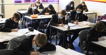 المدارس في بريطانيا تناقش نقل الدروس عبر الإنترنت في محاولة لمواجهة أزمة تكاليف المعيشة