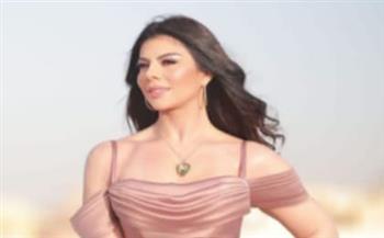أميرة فتحي تبهر جمهورها بإطلالة أنثوية ناعمة جديدة 
