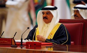 ملك البحرين يقبل استقالة الحكومة ويعين ولي العهد رئيسا للوزراء ويكلفه بترشيح أعضاء الحكومة الجديدة