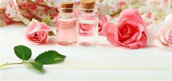 8 فوائد لماء الورد على البشرة.. منها علاج حب الشباب والهالات السوداء