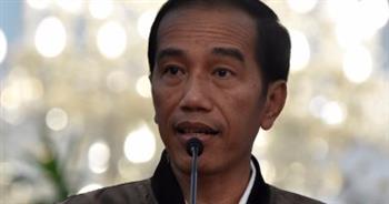 رئيس إندونيسيا يتفقد المنطقة المتضررة جراء الزلزال