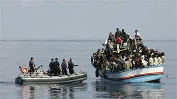خفر السواحل اليونانية تنفذ عملية إنقاذ واسعة النطاق عقب استغاثة قارب مهاجرين