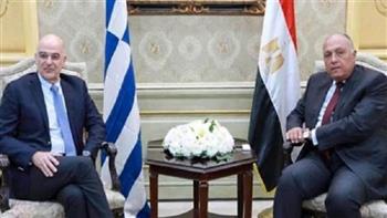 ​وزير الخارجية ونظيره اليوناني يؤكدان عمق علاقات التعاون بين البلدين