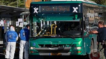 مقتل إسرائيلي وإصابة 14 آخرين بانفجارين قرب محطتين للحافلات بالقدس