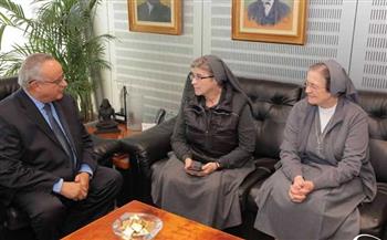 الرئيسة العامة للراهبات الساليزيانيات تزور مكتبة الإسكندرية