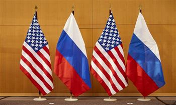 السفارة الروسية بواشنطن تنتقد إعلان الاستخبارات الأمريكية سعيها لتجنيد مواطنين روس